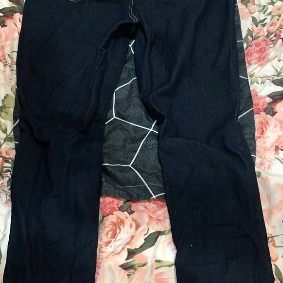 Torrid Dark Wash Skinny Jeans - Picture 5 of 5